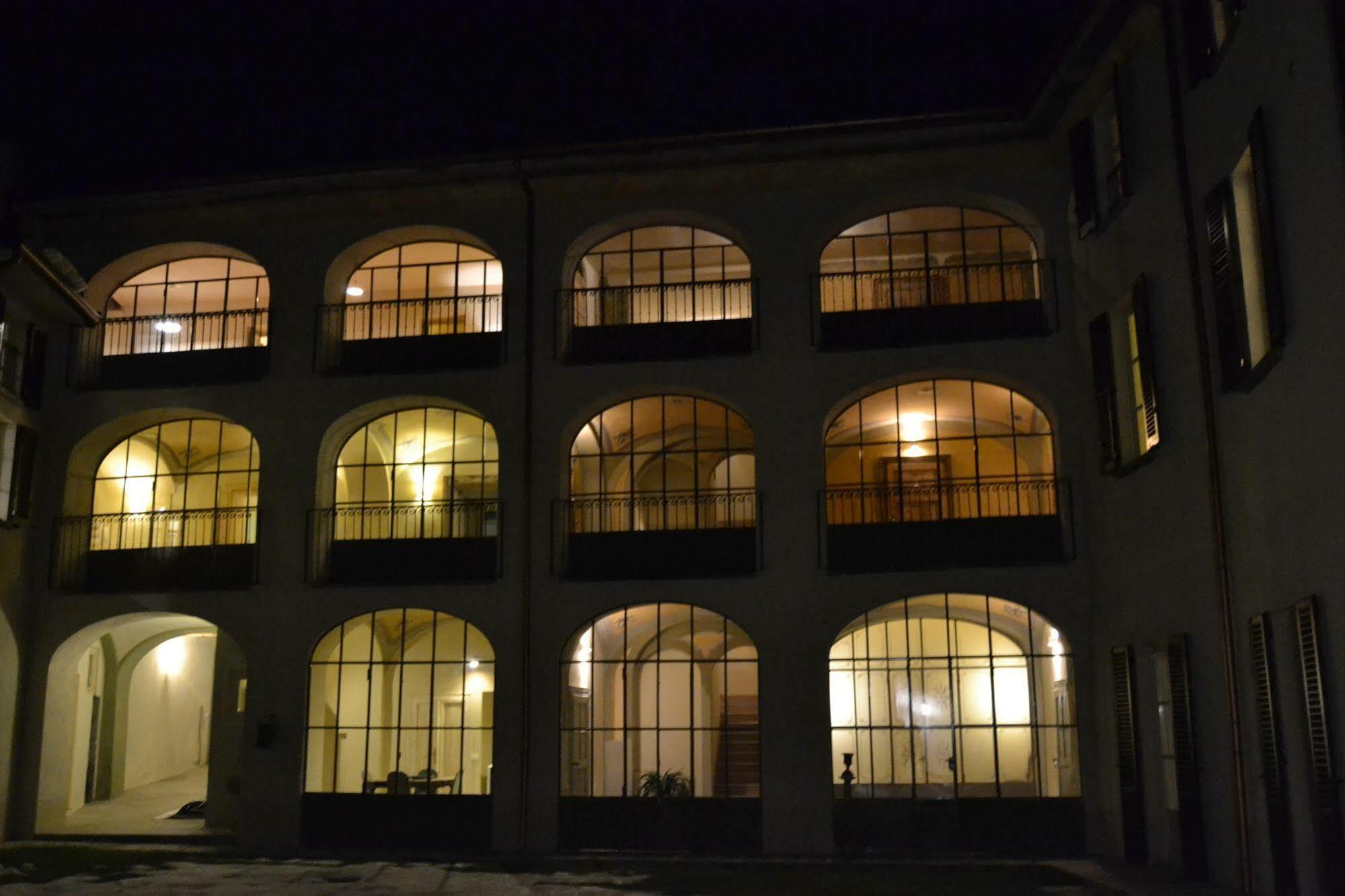 Palazzo Mia By Icasamia Apartment Castello Cabiaglio Exterior photo